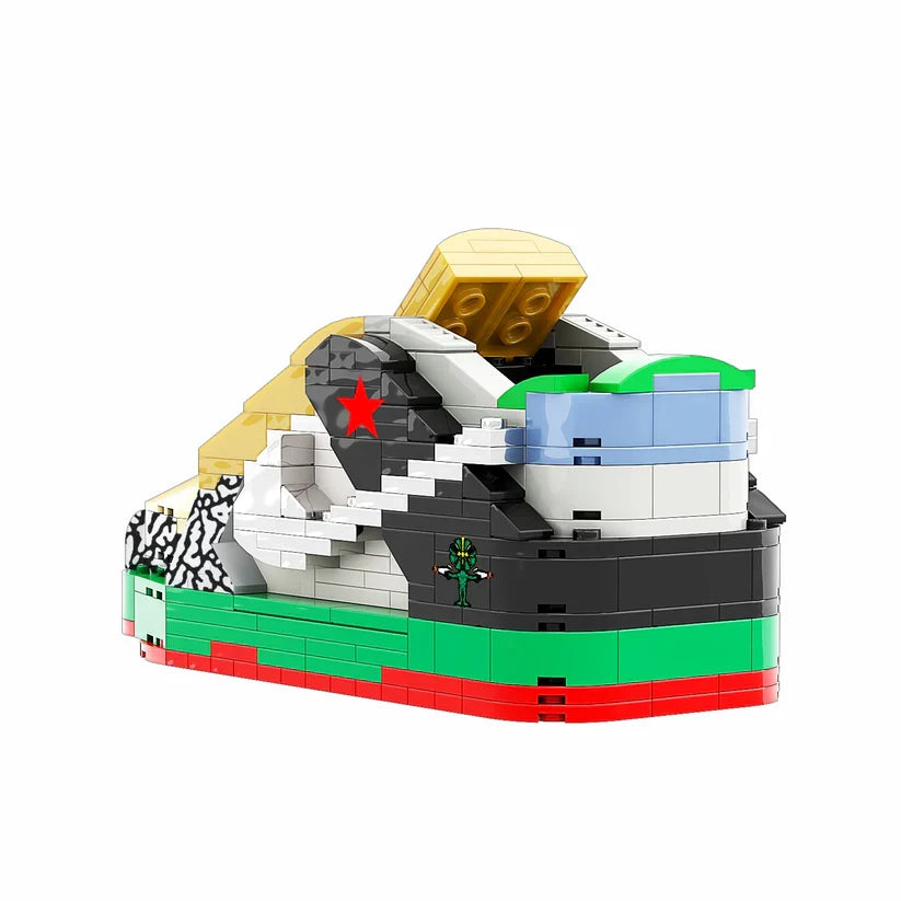 LK LOW WHAT THE DUNK SNEAKER BRICKS