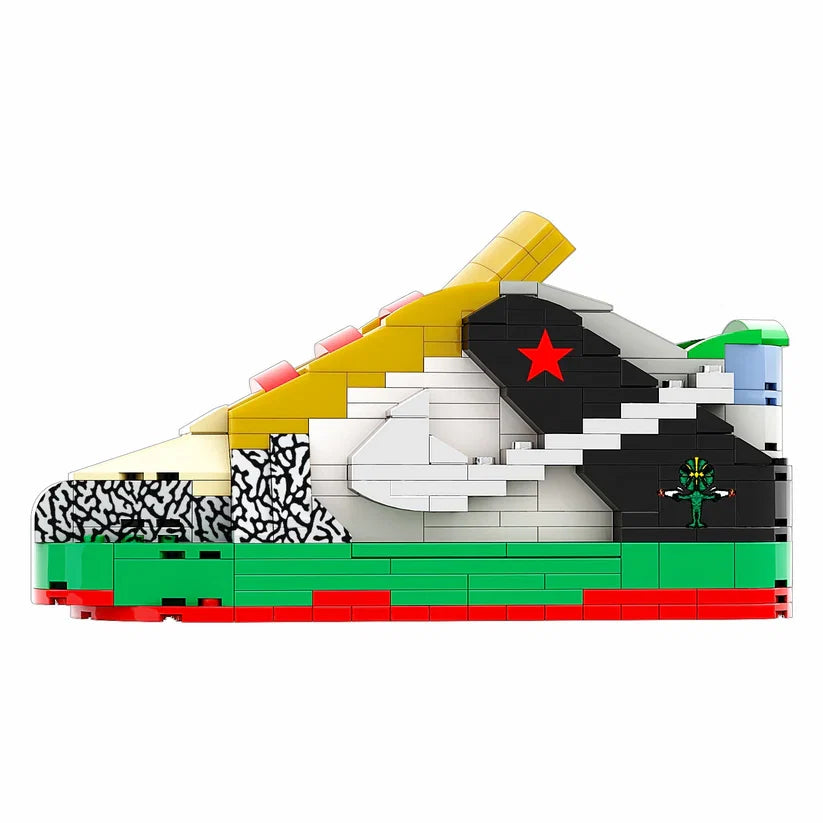LK LOW WHAT THE DUNK SNEAKER BRICKS