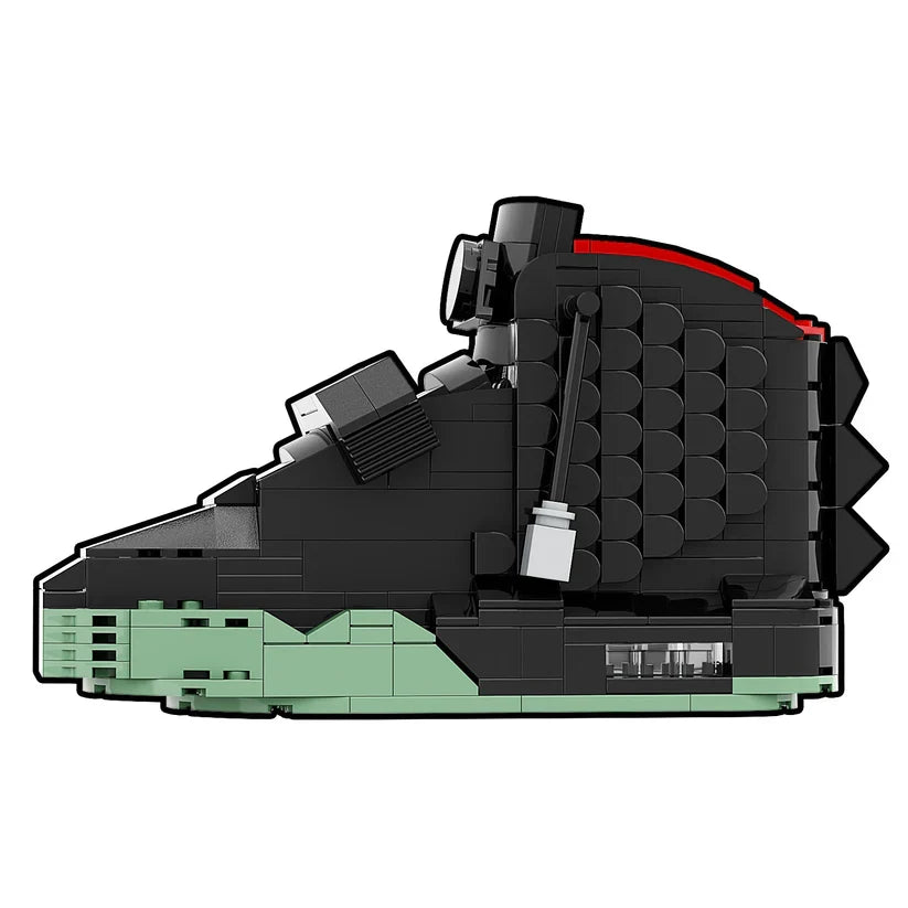 LKZY SOLAR BLACK SNEAKER BRICKS